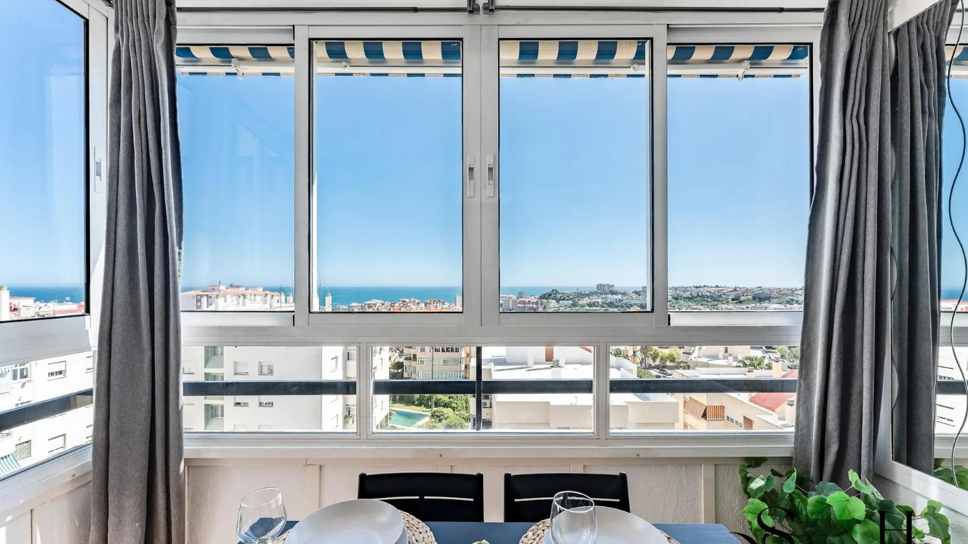 בנאלמדנה Central 2 Bed I Pool I Sea View