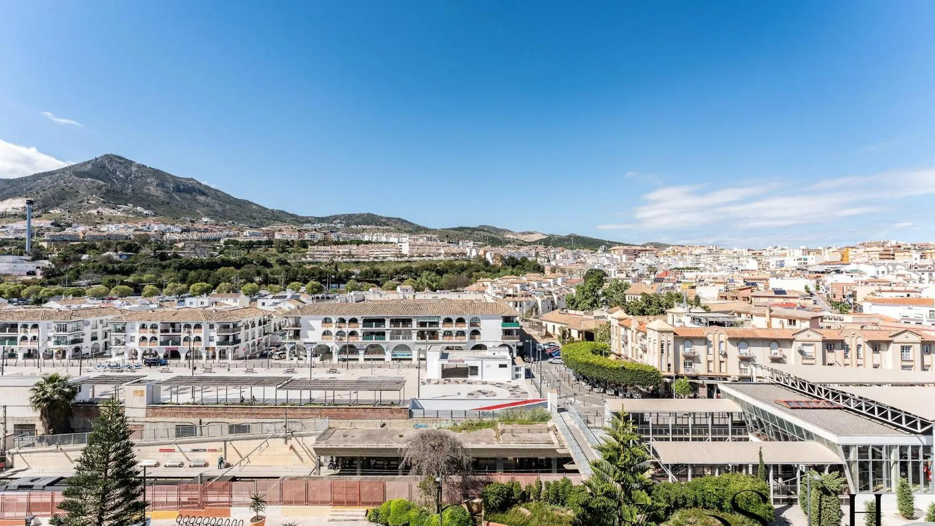 Central 2 Bed I Pool I Sea View Benalmádena Appartamento