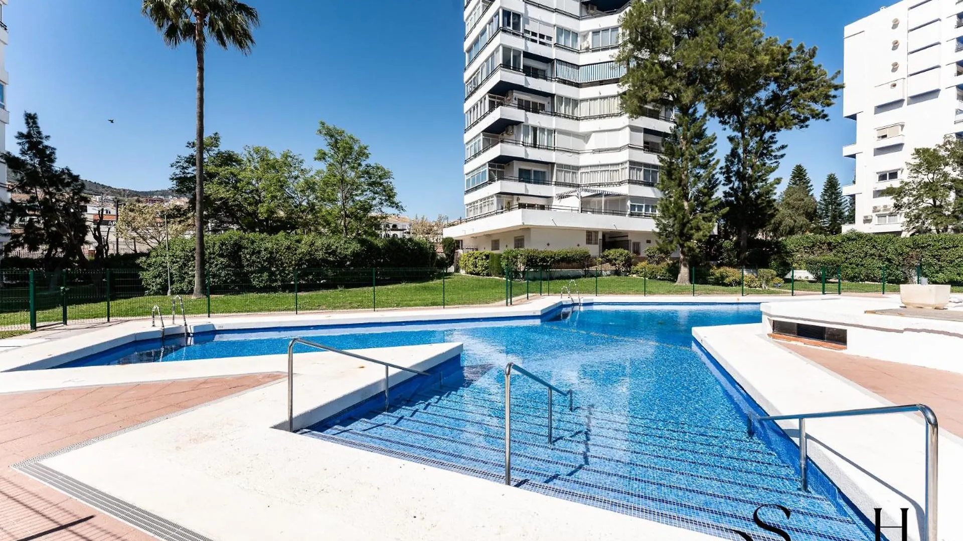 Appartamento Central 2 Bed I Pool I Sea View Benalmádena